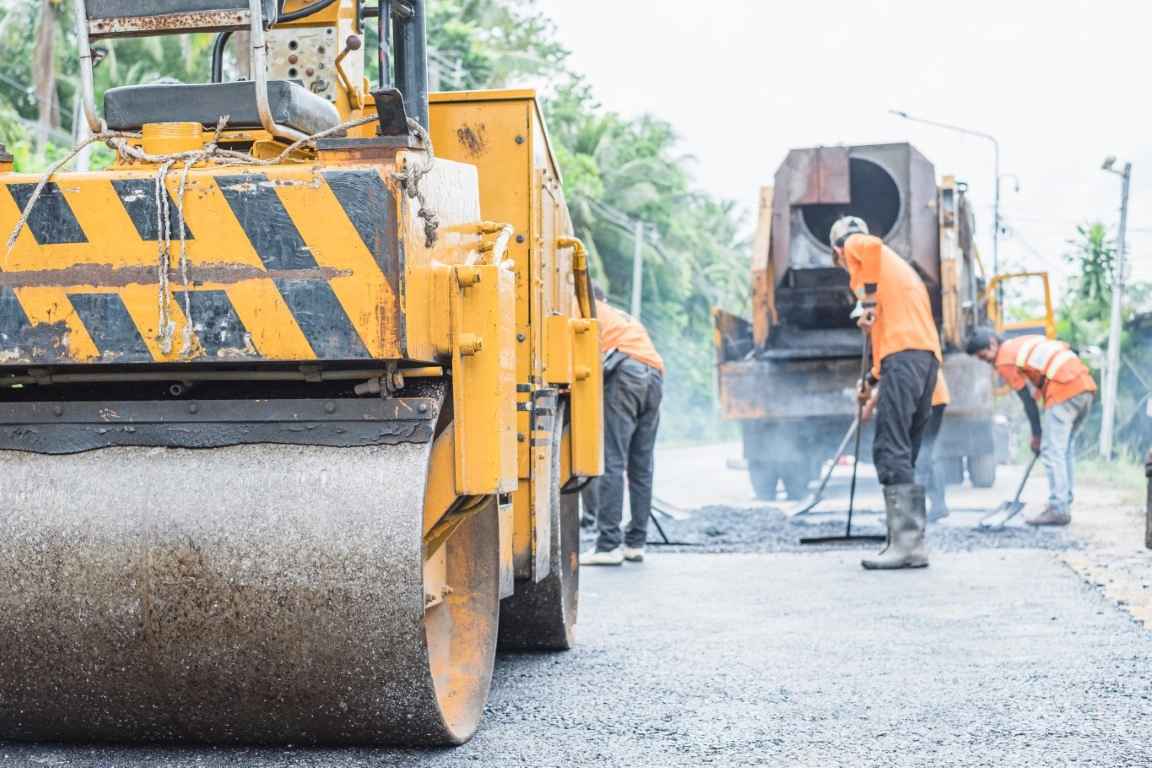 Asphalt Resurfacing, Replacement, or Repair: How to Decide