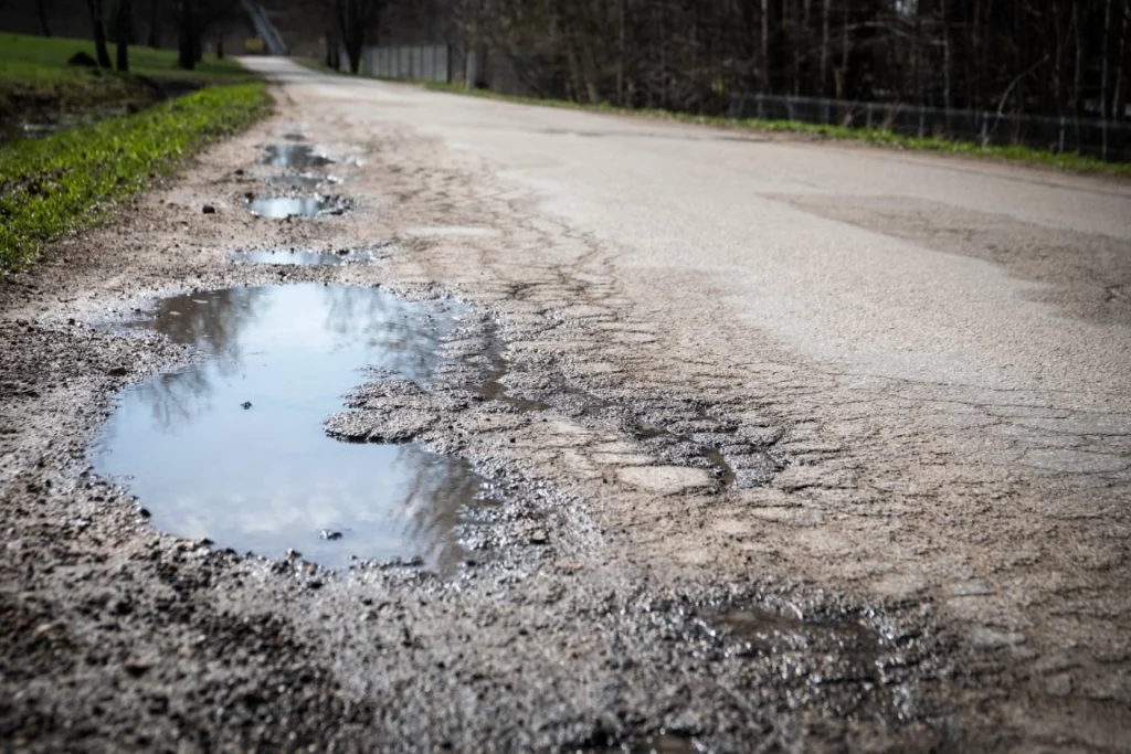 asphalt edge failure